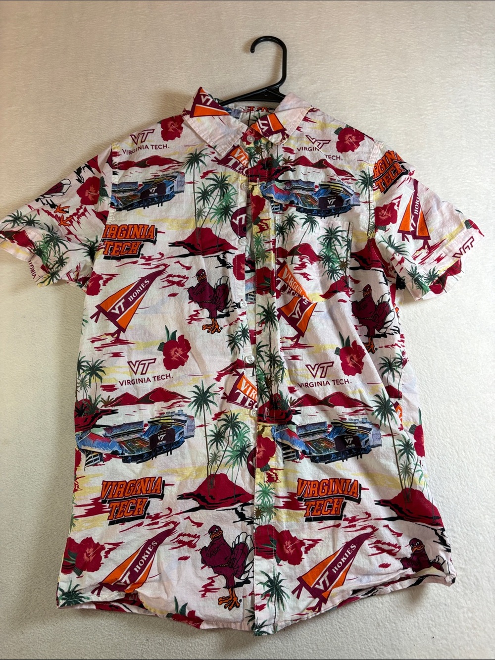 Maroon & White Short-Sleeve Hawaiian Button-Down Shirt